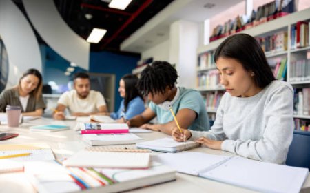 Struggling With Deadlines? Here’s Why Homework Writing Help Is a Smart Solution for UK Students