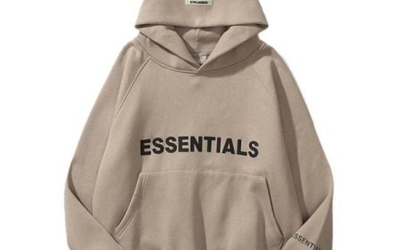 Essential Hoodie: The Core of Effortless Layering