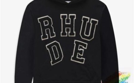 How to Transition Your Hoodie from Day to Night